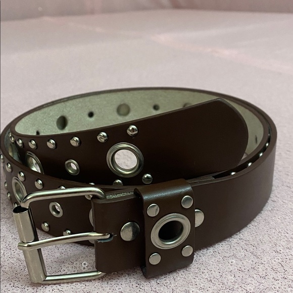 Brown studded belt with silver accents #210 - Picture 4 of 8